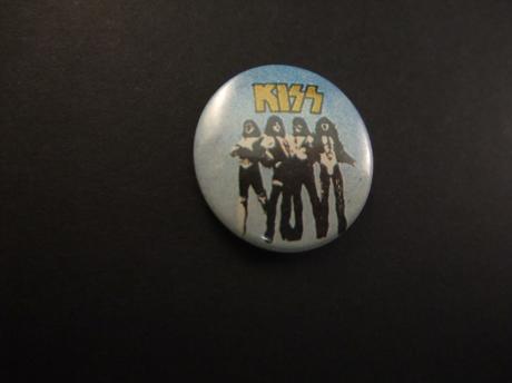 Kiss Amerikaanse hardrockband, de vier leden van de band gele letters